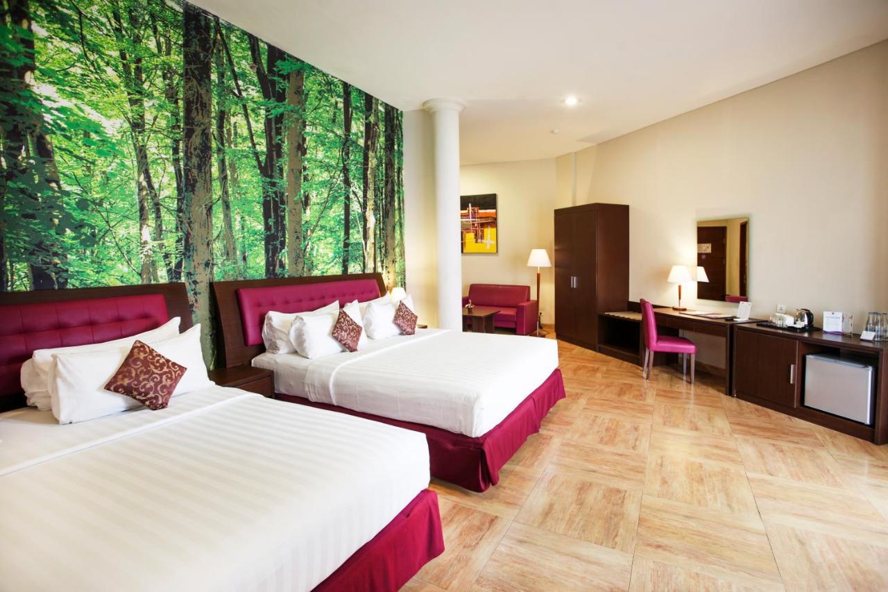 Kuta Central Park Hotel Exterior photo