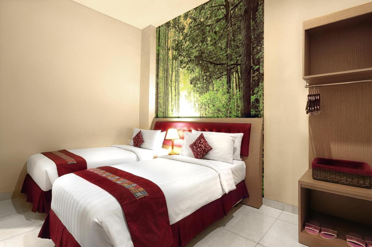 Kuta Central Park Hotel Exterior photo
