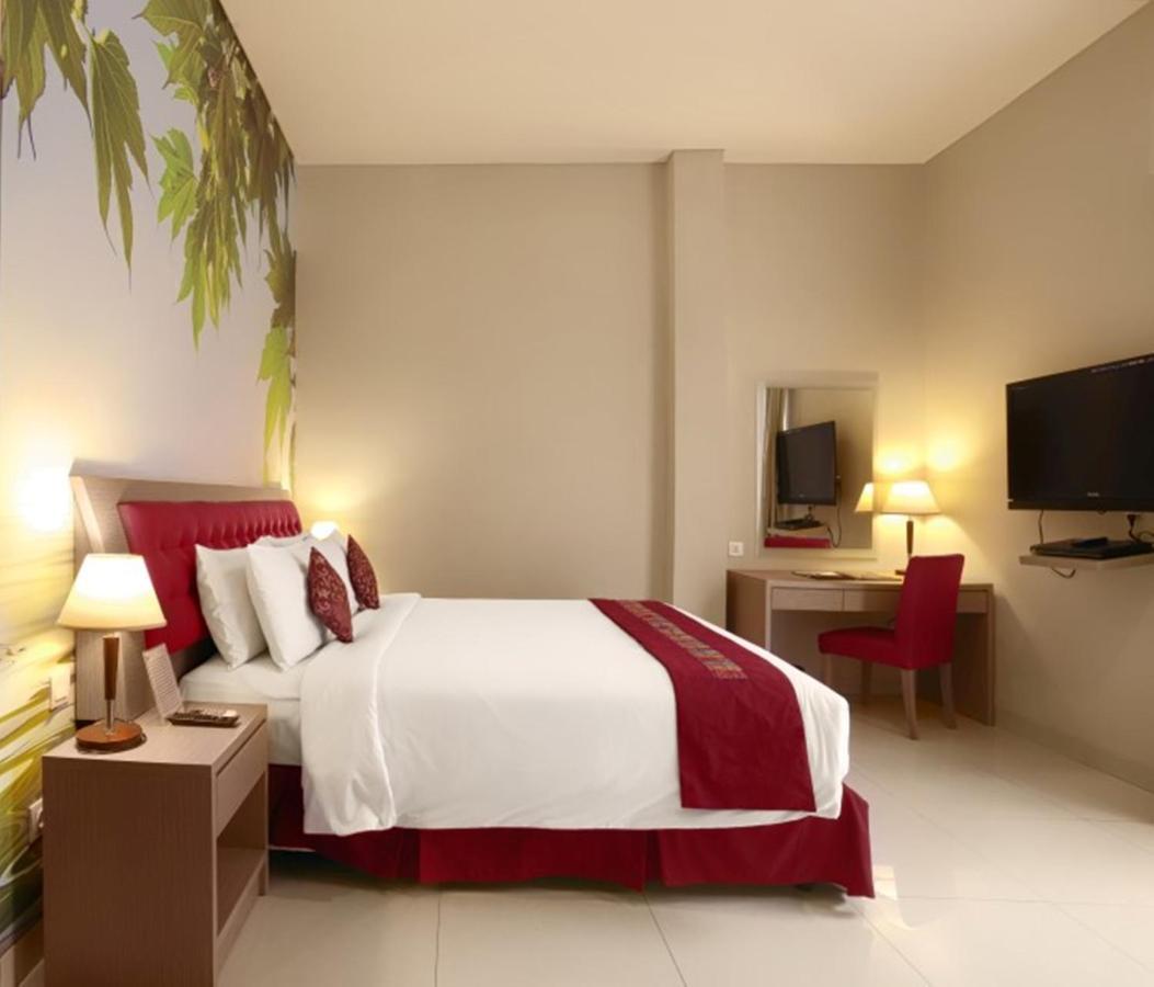 Kuta Central Park Hotel Exterior photo