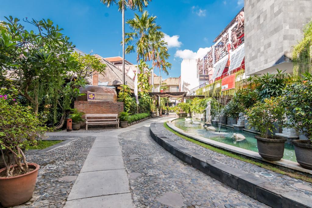Kuta Central Park Hotel Exterior photo