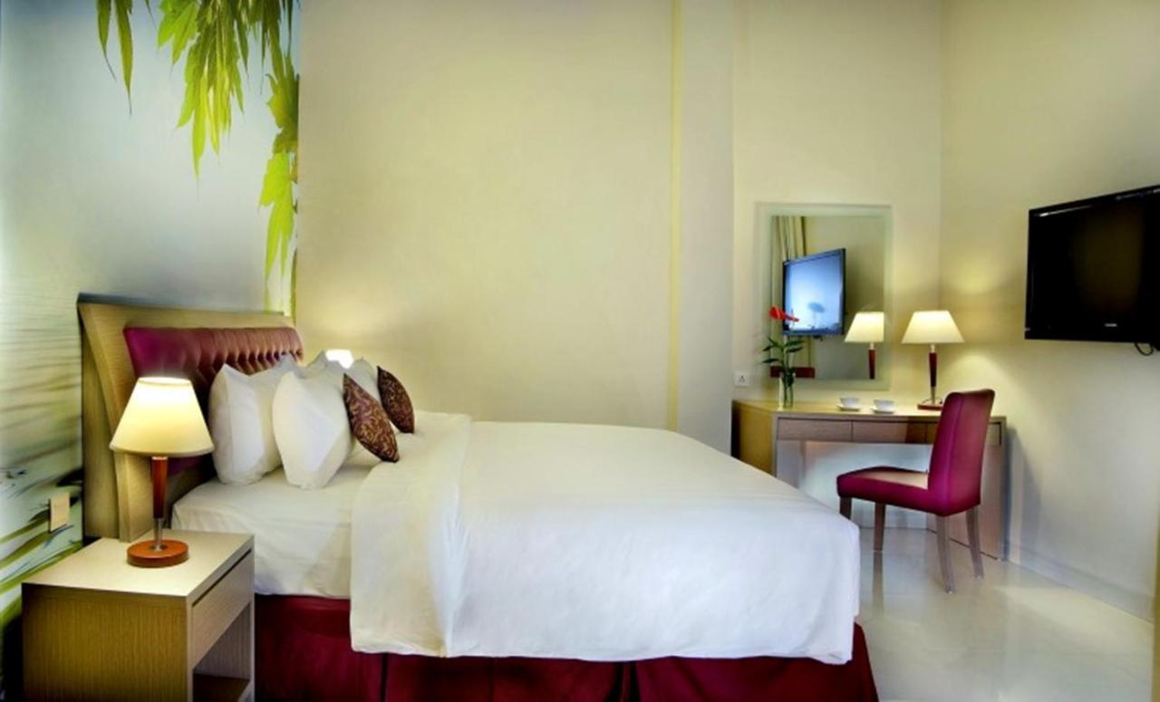 Kuta Central Park Hotel Exterior photo