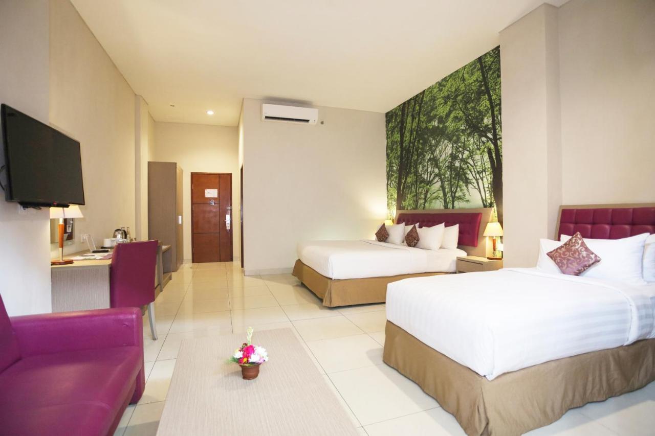 Kuta Central Park Hotel Exterior photo