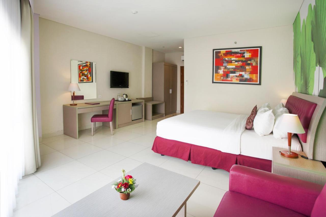 Kuta Central Park Hotel Exterior photo